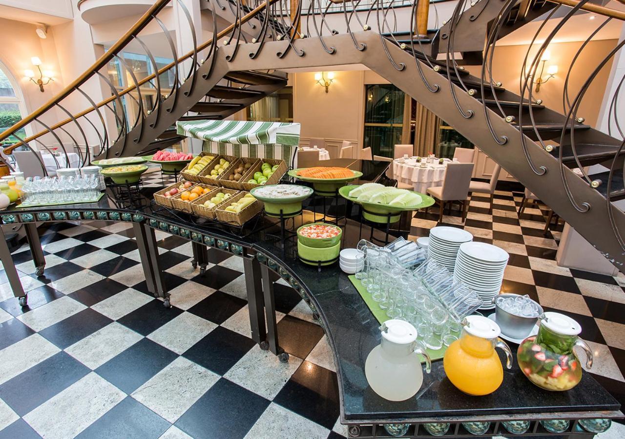 Gran Estanplaza Berrini Hotel Sao Paulo Exterior foto Breakfast buffet at a hotel