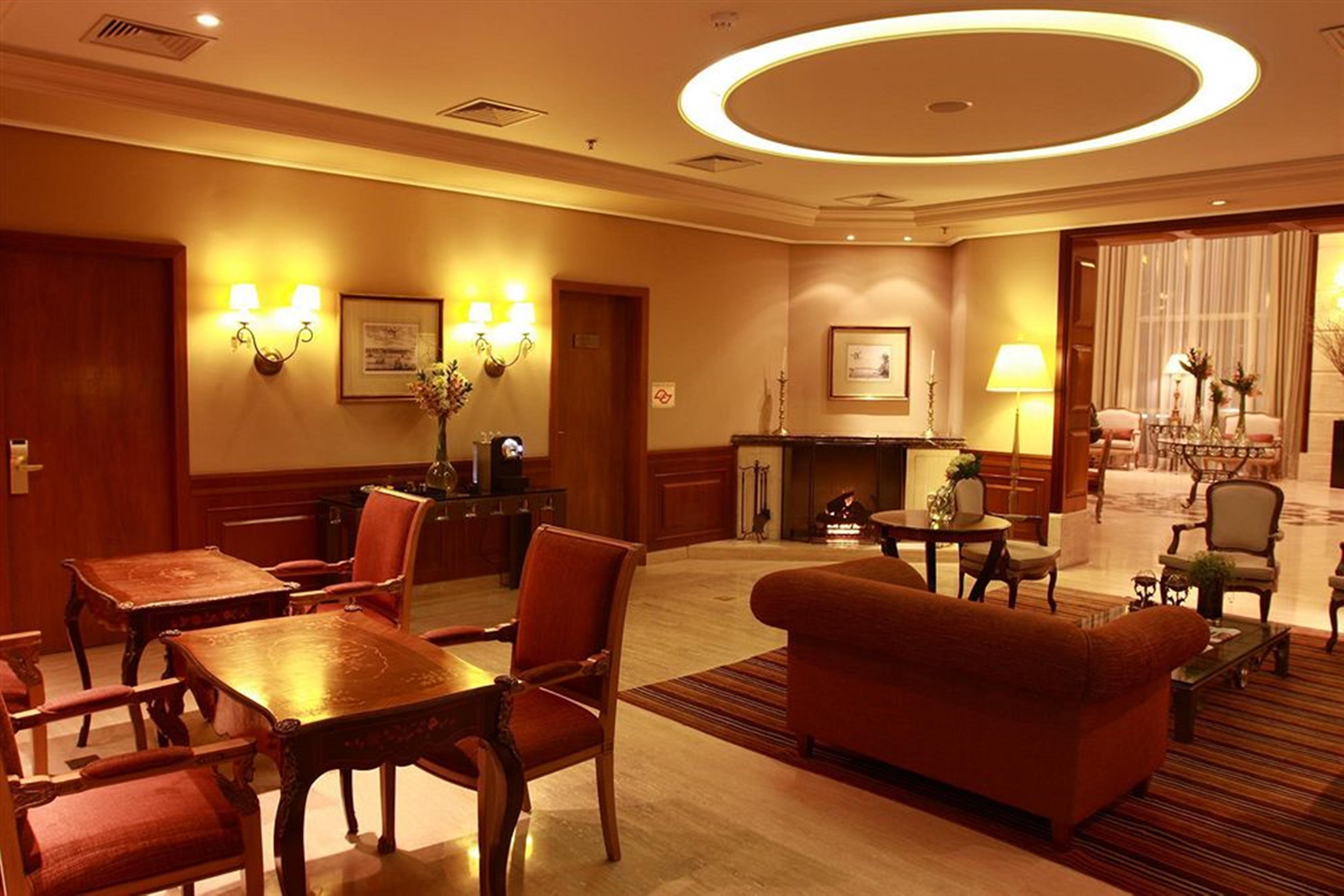 Gran Estanplaza Berrini Hotel Sao Paulo Exterior foto The lounge at the airport